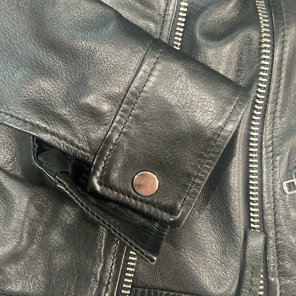 Lord & Taylor, ladies leather moto jacket, size xs - Picture 3 of 7